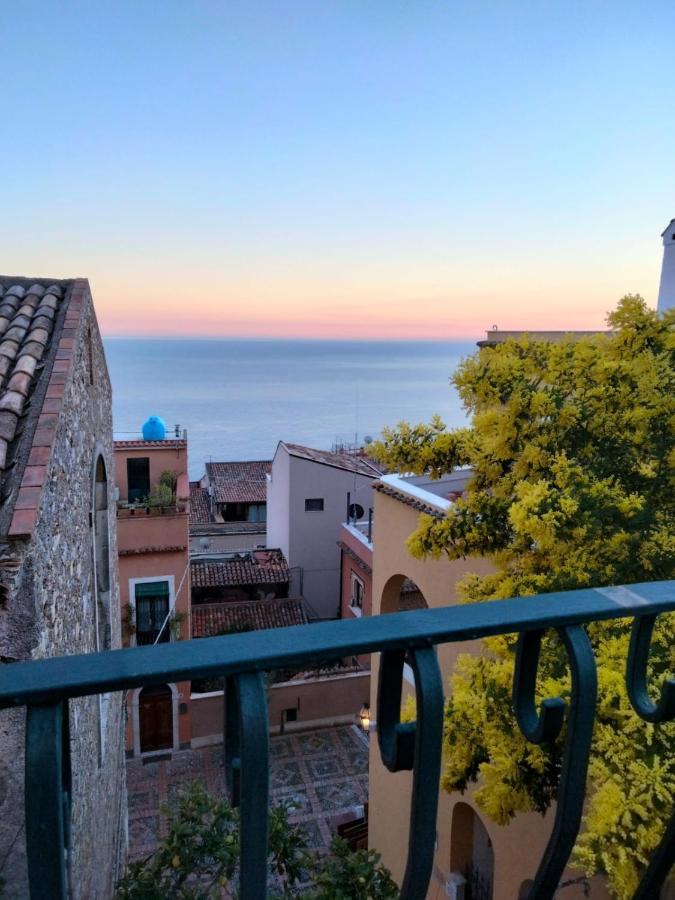 Taormina Center Private Apartments By Fragranza Di Sicilia Bagian luar foto