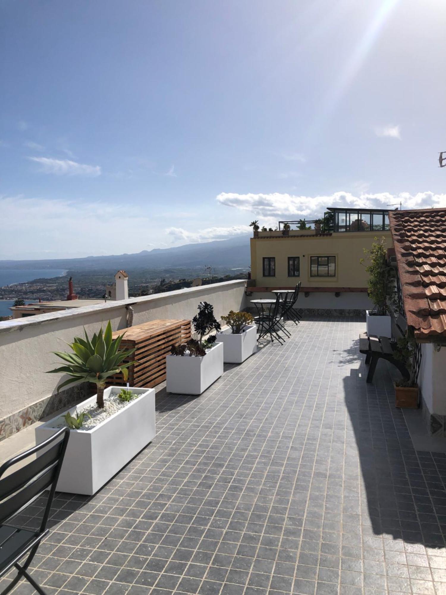 Taormina Center Private Apartments By Fragranza Di Sicilia Bagian luar foto