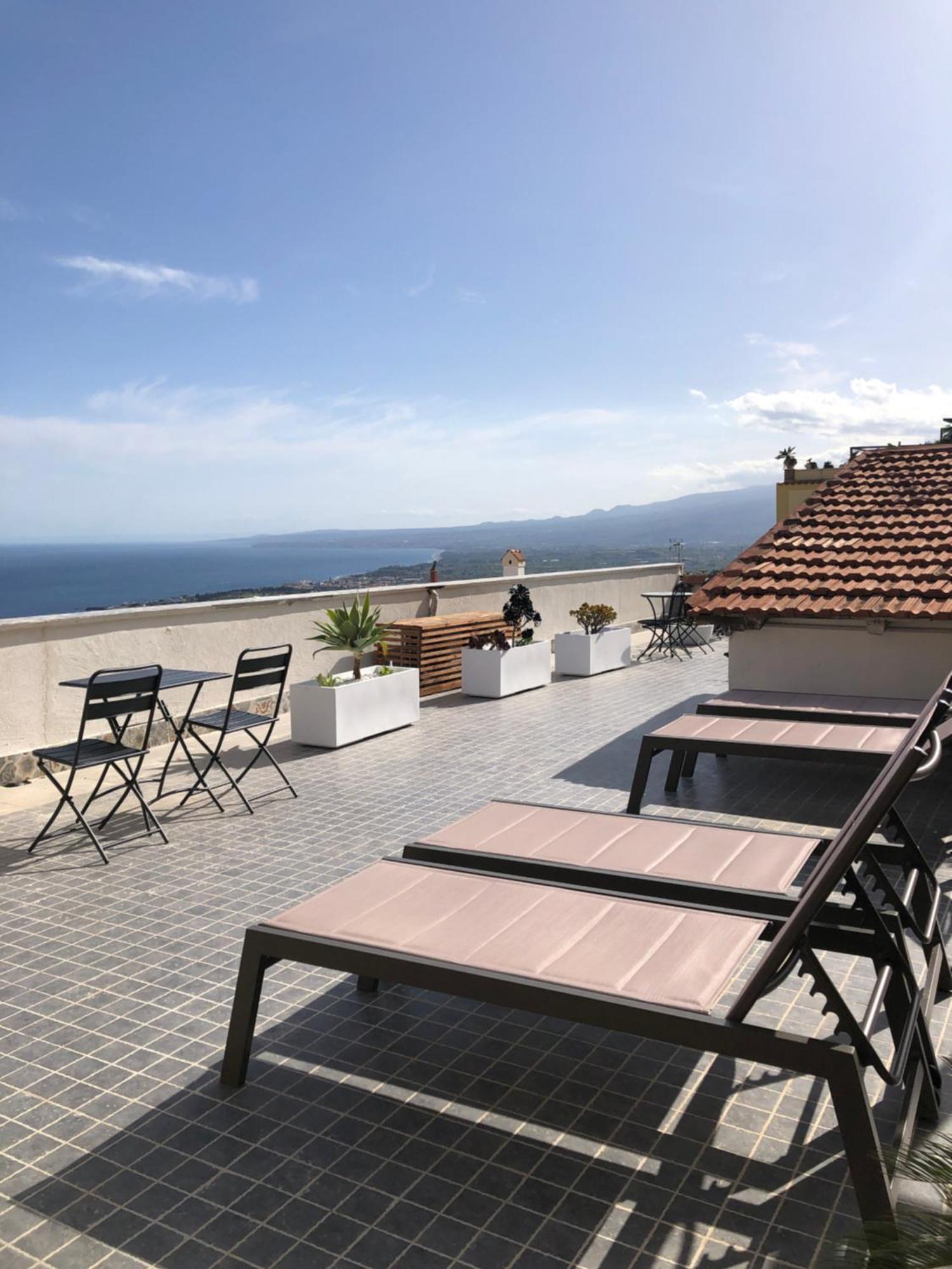 Taormina Center Private Apartments By Fragranza Di Sicilia Bagian luar foto