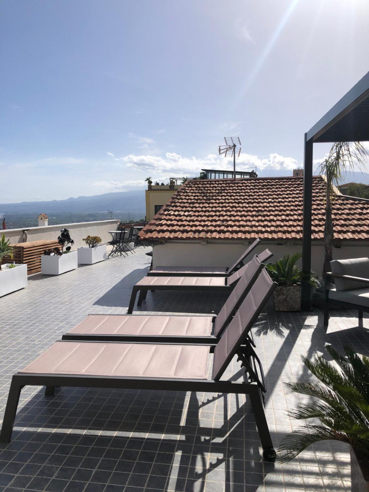 Taormina Center Private Apartments By Fragranza Di Sicilia Bagian luar foto