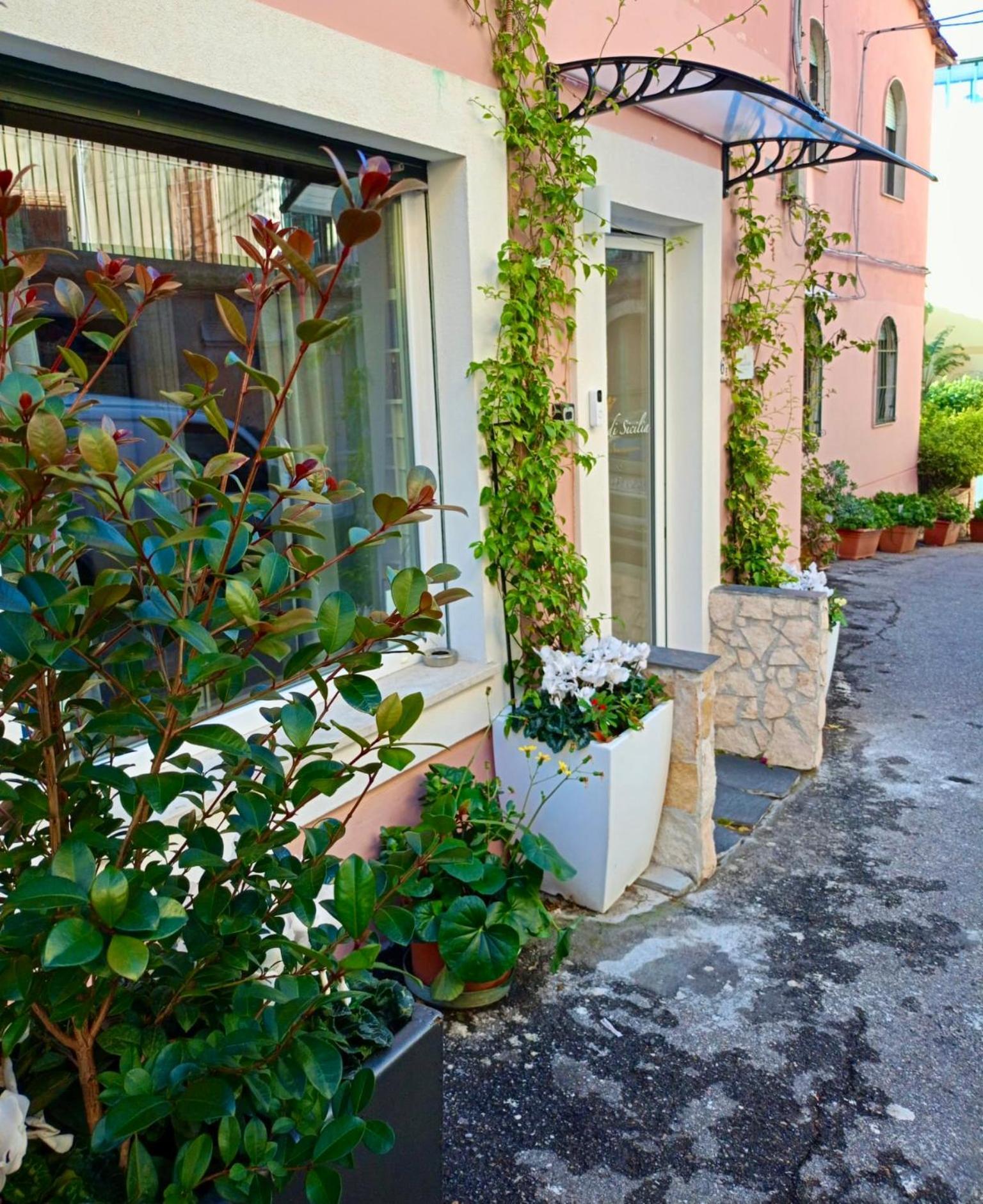 Taormina Center Private Apartments By Fragranza Di Sicilia Bagian luar foto