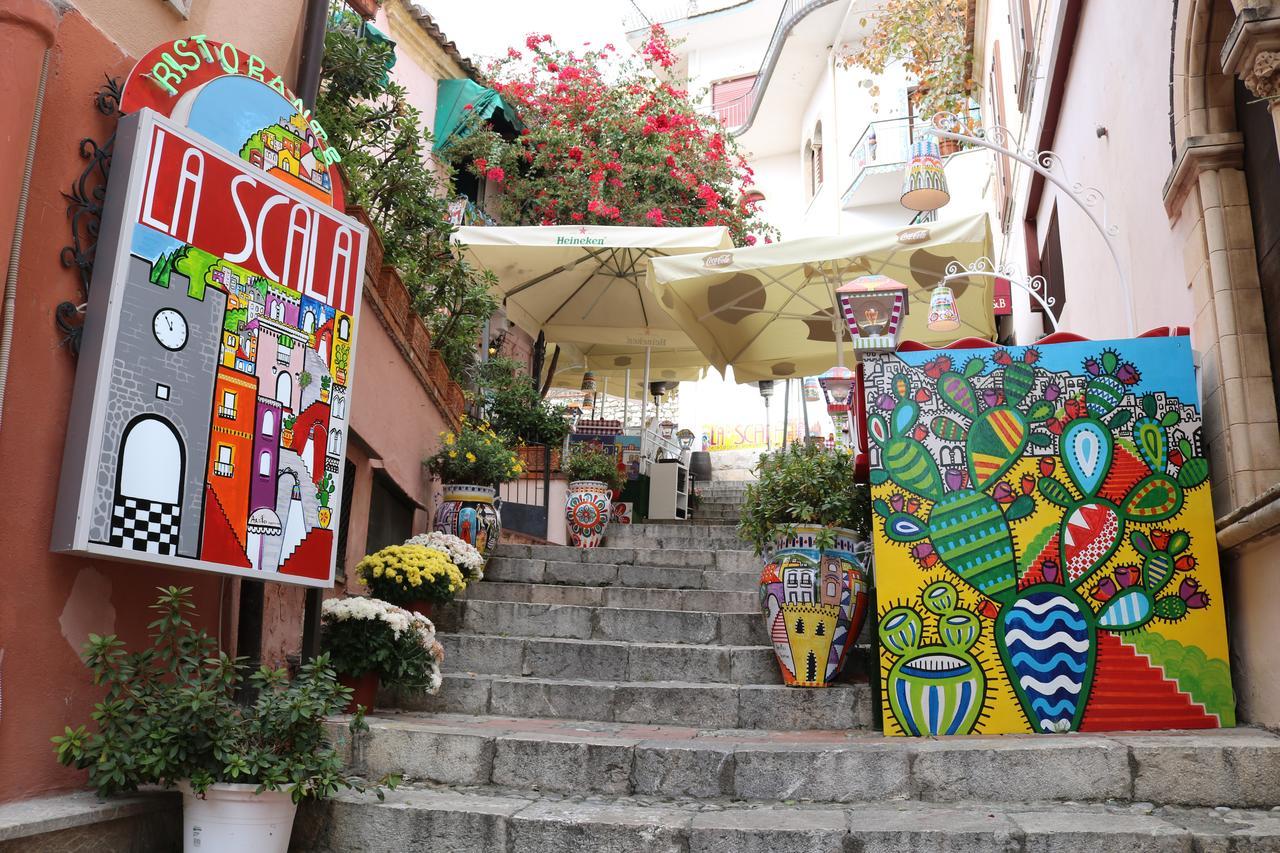 Taormina Center Private Apartments By Fragranza Di Sicilia Bagian luar foto